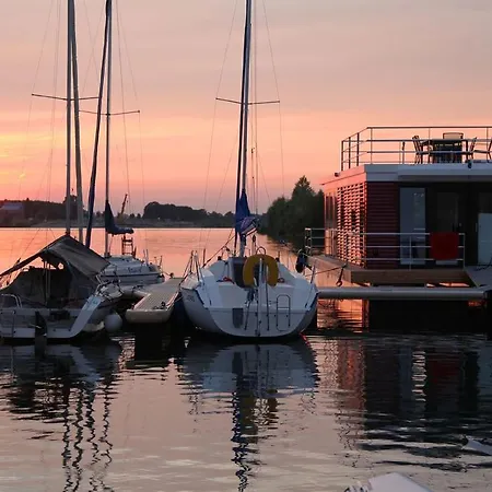 Úszó hotel Hausboot Fjordblik *