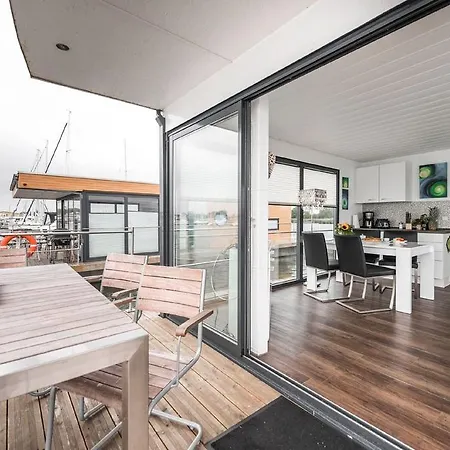 Hausboot Fjordblik * Kollund Østerskov